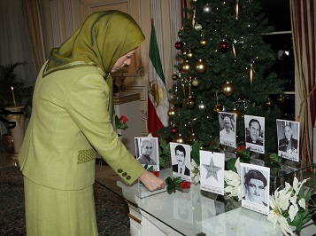 2015-12-24-1451001325-2473824-maryamrajavi1.jpg