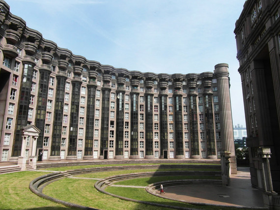 The Hunger Games In Paris A Futuristic Filming Location Huffpost Entertainment