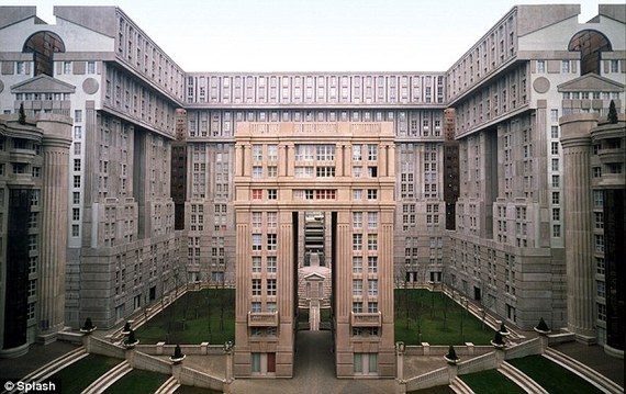 The Hunger Games In Paris A Futuristic Filming Location Huffpost