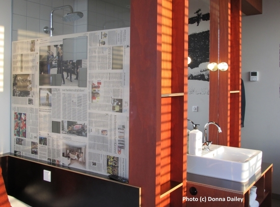 2015-12-31-1451560824-7994252-Volkshotel_Amsterdam_The_Shower.jpg