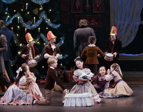 2015-12-31-1451594856-9686315-ThePartySceneinGeorgeBalanchinesTheNutcracker.PhotocreditbyPaulKolnik.jpg