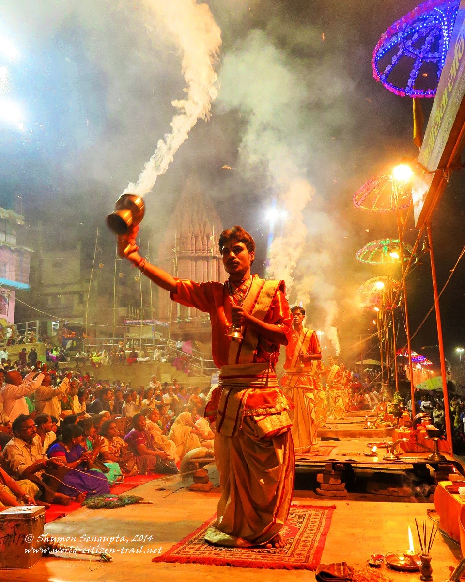 hindu-ritual-aesthetics-and-the-ganga-aarti-at-varanasi-huffpost-uk