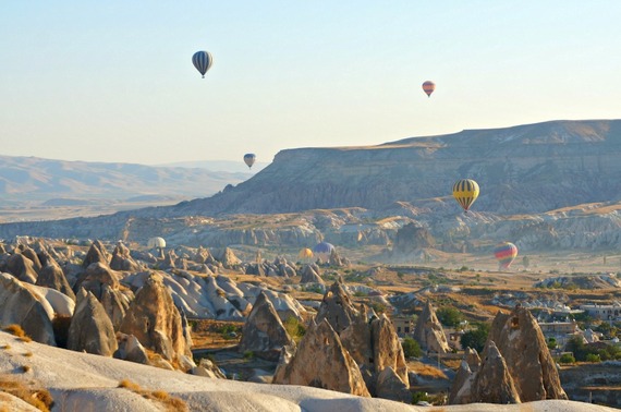 2016-01-06-1452058239-1461471-cappadocia.baloons1.jpg