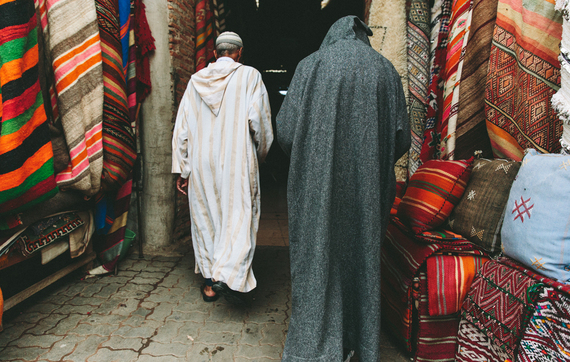 2016-01-21-1453339077-9394510-Spot_Marrakech_Morocco_Souk_de_Tapis.jpg