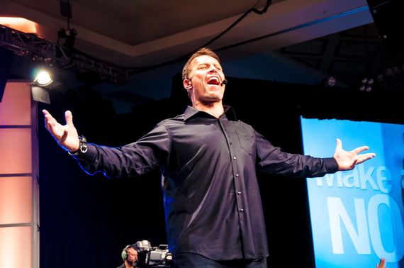 2016-01-22-1453476434-5202564-tonyrobbins3.JPG