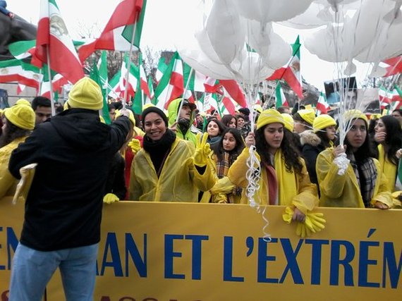 2016-01-28-1453989084-2530987-DemoParis3.jpg