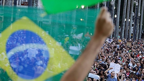 2016-01-29-1454101831-5660259-brazilsaopauloprotests130618.jpg