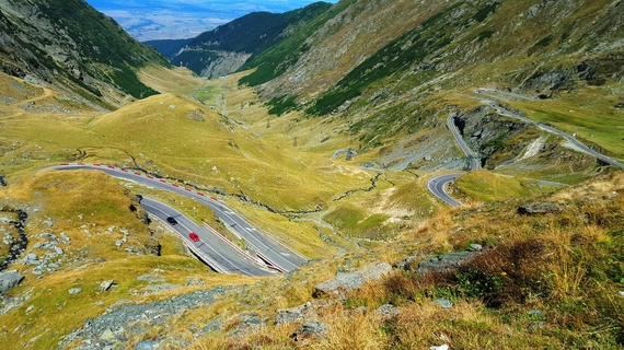 2016-02-01-1454346362-9069302-the_transfagarasan.jpg