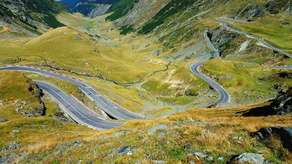 2016-02-01-1454346550-9671743-mighty_transfagarasan.jpg