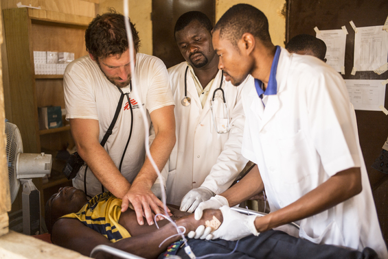 2016-02-03-1454474585-7351030-Meningitis_SylvainCherkaoui.jpg