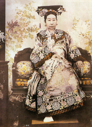 2016-02-03-1454520418-2874862-Empress_Dowager_Cixi_c._1890.jpg