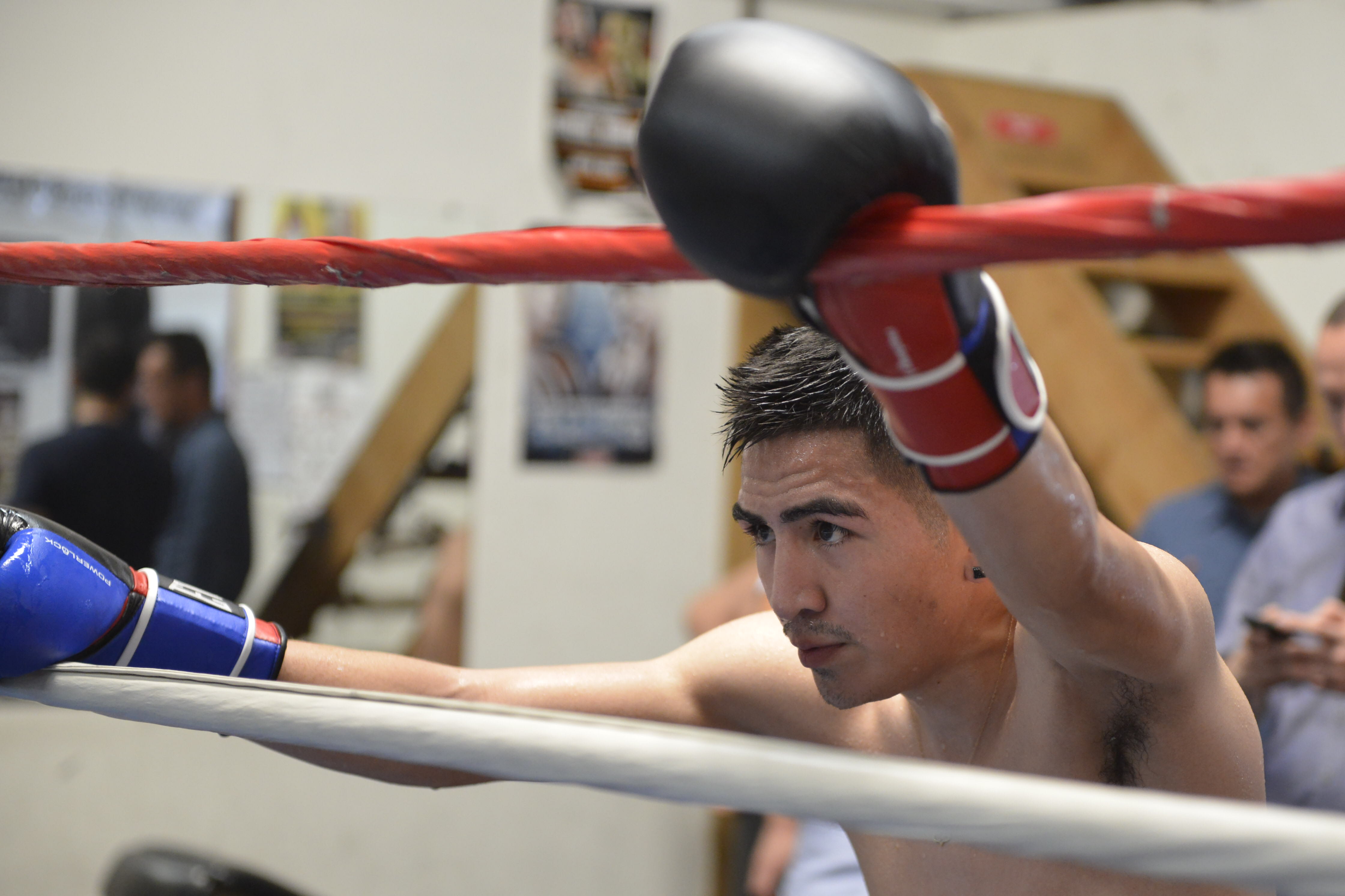 Leo Santa Cruz Builds a Legacy in the City of Angels (and Saints ...
