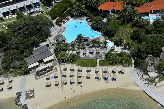 2016-02-20-1455969099-8757442-EaglesPalaceOverview.jpg