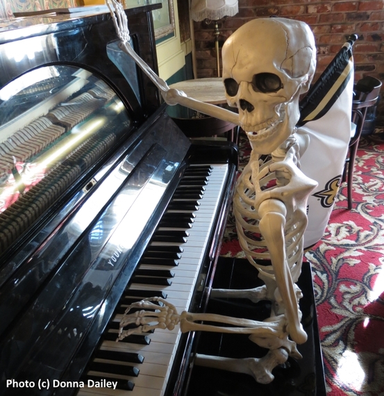 2016-03-01-1456839470-9556955-New_Orleans_Hotel_Dauphine_Oreleans_May_Baileys_Place_Piano_Skeleton.jpg
