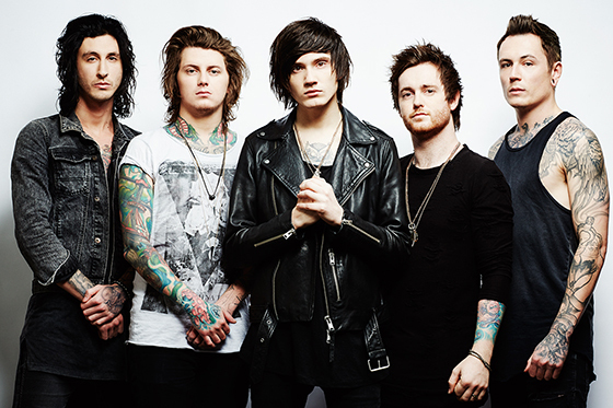 2016-03-07-1457372895-9723573-AskingAlexandria_2015_JW_127huff.jpg