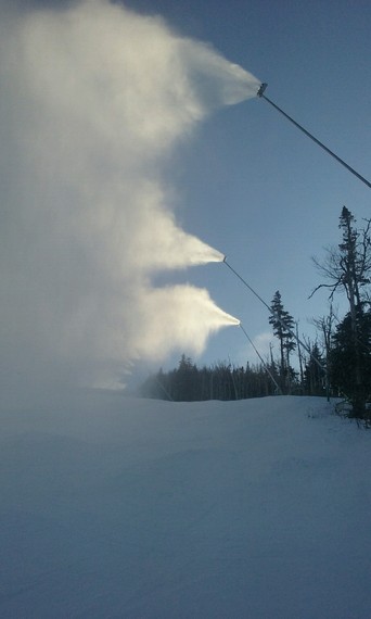 2016-03-15-1458082636-6542245-snowmaking.jpg