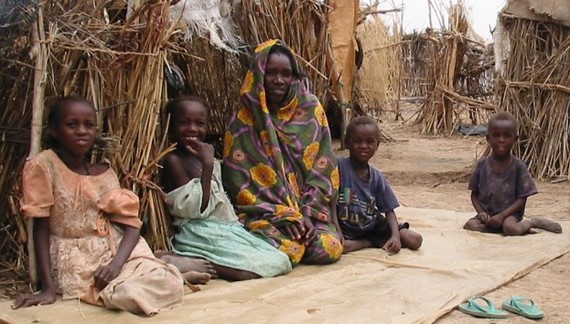 2016-03-18-1458336467-7339329-Darfur_IDPs_children_sitting.jpg