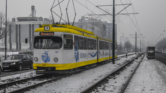 2016-03-28-1459190758-1569668-tram.jpg