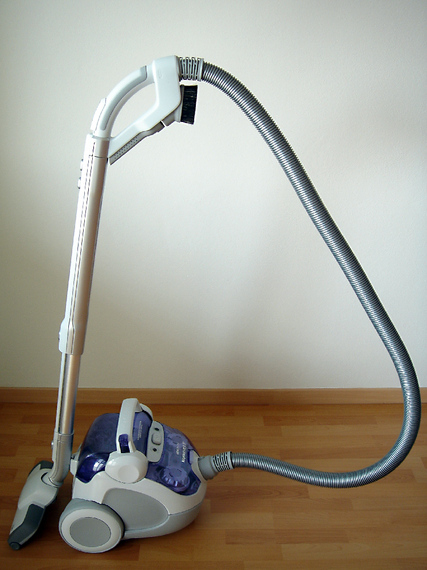 2016-03-30-1459314528-9665712-Electrolux_Vacuum_Cleaner.jpg
