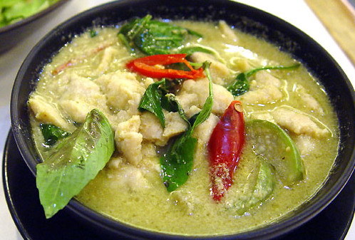 2016-04-04-1459779024-2483610-Thaigreencurry.jpg