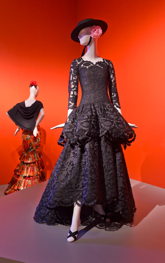 My 12 Favorite Looks From the Oscar de la Renta Exhibit at the de Young ...