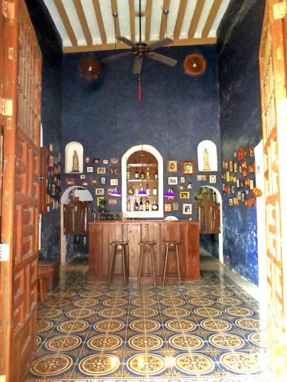 2016-04-07-1460065249-8518715-bar_Fotor.jpg