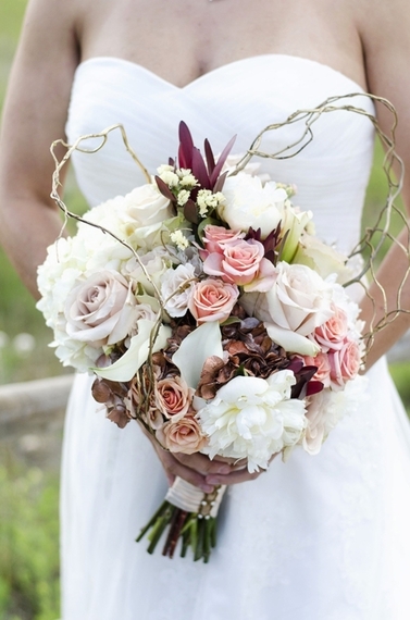 2016-04-12-1460489021-1482612-white_flower_bouquet.jpg