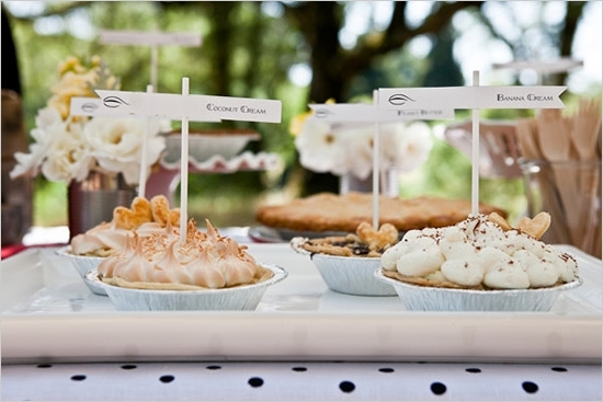 2016-04-15-1460738583-5791889-wedding_pie_dessert_station.jpg