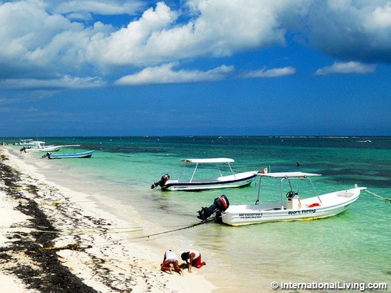 2016-04-18-1461002757-7875157-hpBoatstiedupatthebeachTulumRivieraMayaMexico.jpg