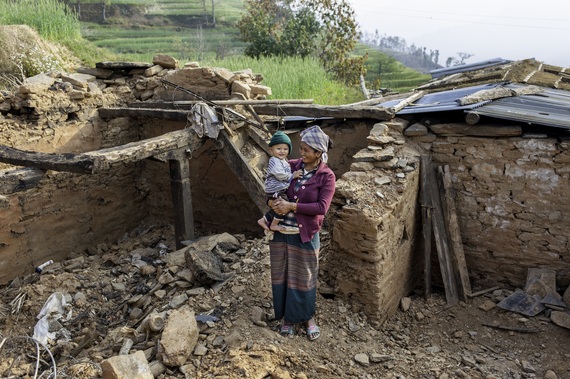 2016-04-25-1461608028-5816044-Nepal_MotherChildshelterIFRC.jpg