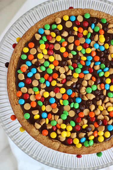 2016-05-03-1462239798-9953008-ChocolatePeanutButterCookiePizzaPicture.jpg