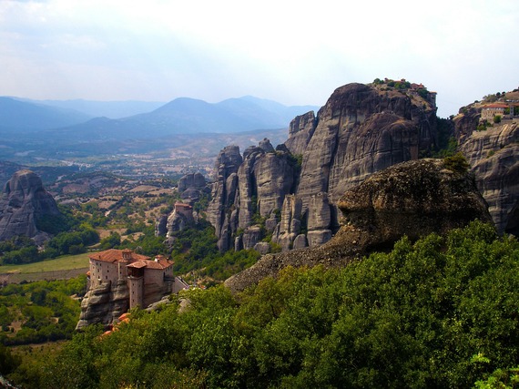 2016-05-05-1462473422-3275727-meteora196984_1920.jpg