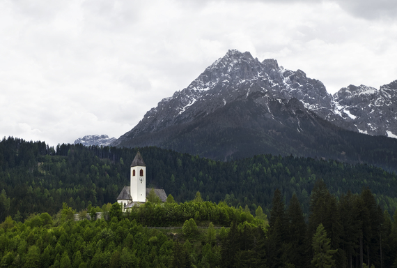 2016-05-29-1464512398-8575908-DolomitesChapelS6LR.jpg