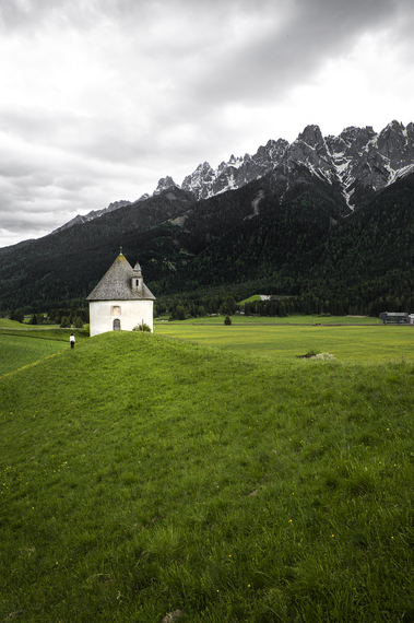 2016-05-31-1464679839-7899786-DolomitesChapelS11LR.jpg