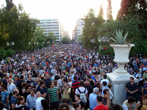 2016-06-06-1465178859-2399748-EuroSyntagma_Square_indignados.png