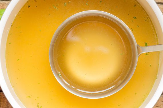 2016-06-06-1465217386-2834028-bonebroth.jpg