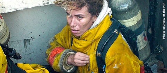 2016-06-06-1465253650-7938781-firewoman600600p13858EDNmainBombera_ING.jpg