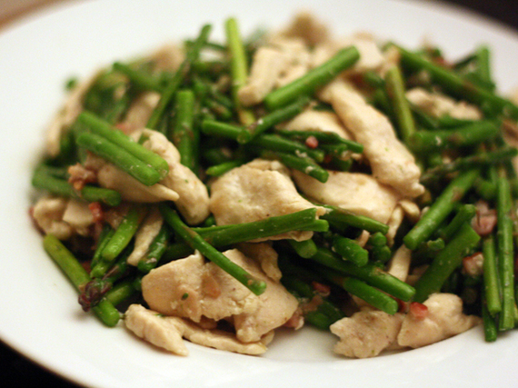 2016-06-16-1466113412-1902597-20110323127355dinnertonightvelvetchickenasparagus.jpg