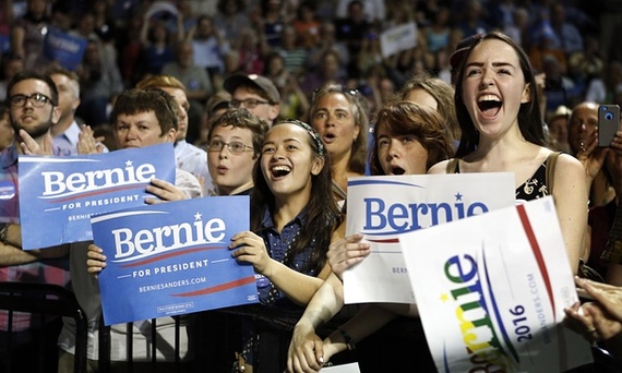 2016-06-22-1466620639-7272178-YoungVotersForSanders.jpg