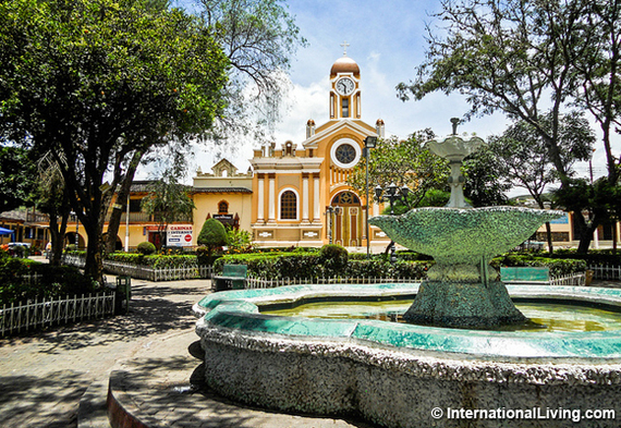 2016-06-22-1466622569-2407497-hpPlazaandchurchVilcabambaEcuador.jpg