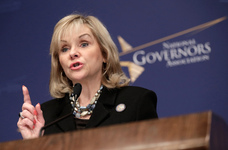 2016-06-26-1466982568-3888546-MaryFallin.jpg