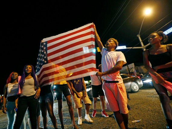 2016-07-09-1468068739-5298791-batonrougeprotestors.jpg