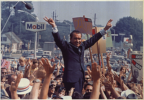 2016-07-10-1468183235-3249421-richard_nixon_campaign_rally_19681.png