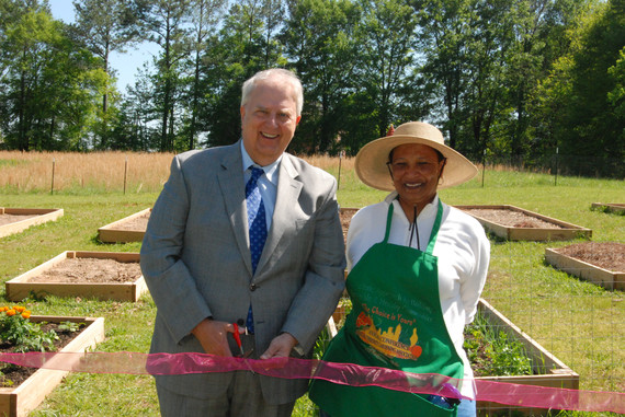 2016-07-14-1468531904-7152171-ARC_garden_ribbon_cutting_DSC_8549.JPG