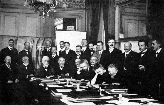 2016-07-26-1469493188-1408852-1280px1911_Solvay_conference.jpg