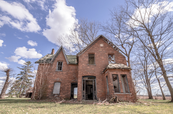 A Dying Breed: Ontario's Forgotten Abandoned Houses | HuffPost Canada