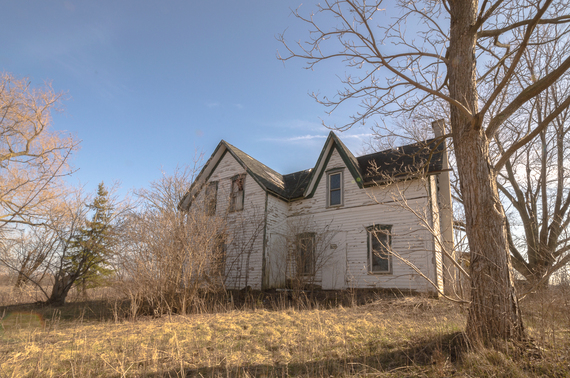 A Dying Breed: Ontario's Forgotten Abandoned Houses | HuffPost Canada