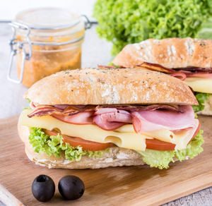 2016-08-09-1470702975-5737981-PlatCarrSandwichCiabattaCharcuteriesFromage123RF39249611.jpg