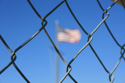 2016-08-09-1470757449-8584713-borderfence.jpg