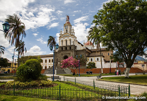 2016-08-14-1471196413-7709301-hpMainplazaandchurchCotacachiEcuador.jpg